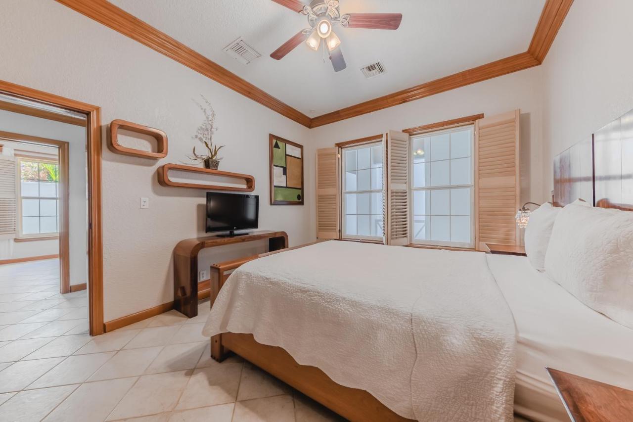 Grand Colony Island Villas San Pedro  Bagian luar foto